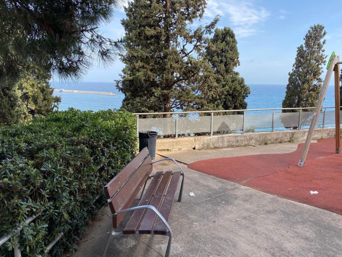 3 Bdrm Apart Near The Sea! Great For Kids! Ареньс-де-Мар Экстерьер фото